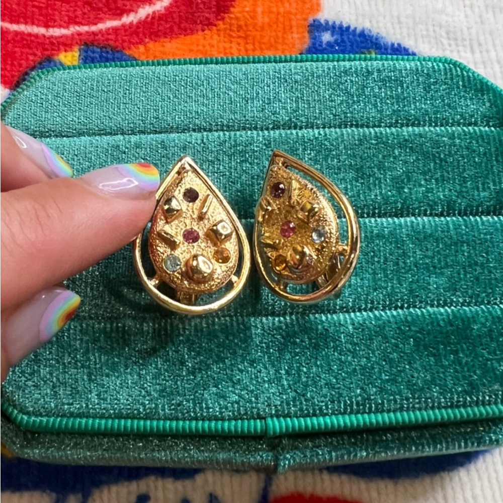 Stunning Vintage Sarah Coventry Tear Drop Stone Earrings